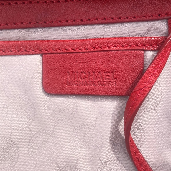 Michael Kors Crossbody - Picture 9 of 14